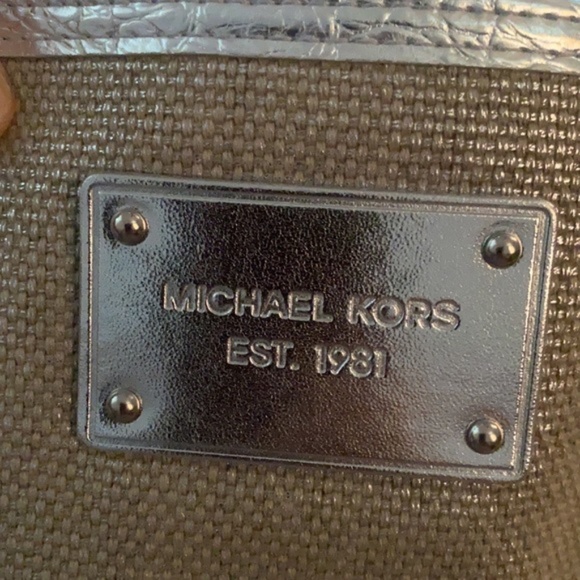 Michael Kors - Picture 1 of 4